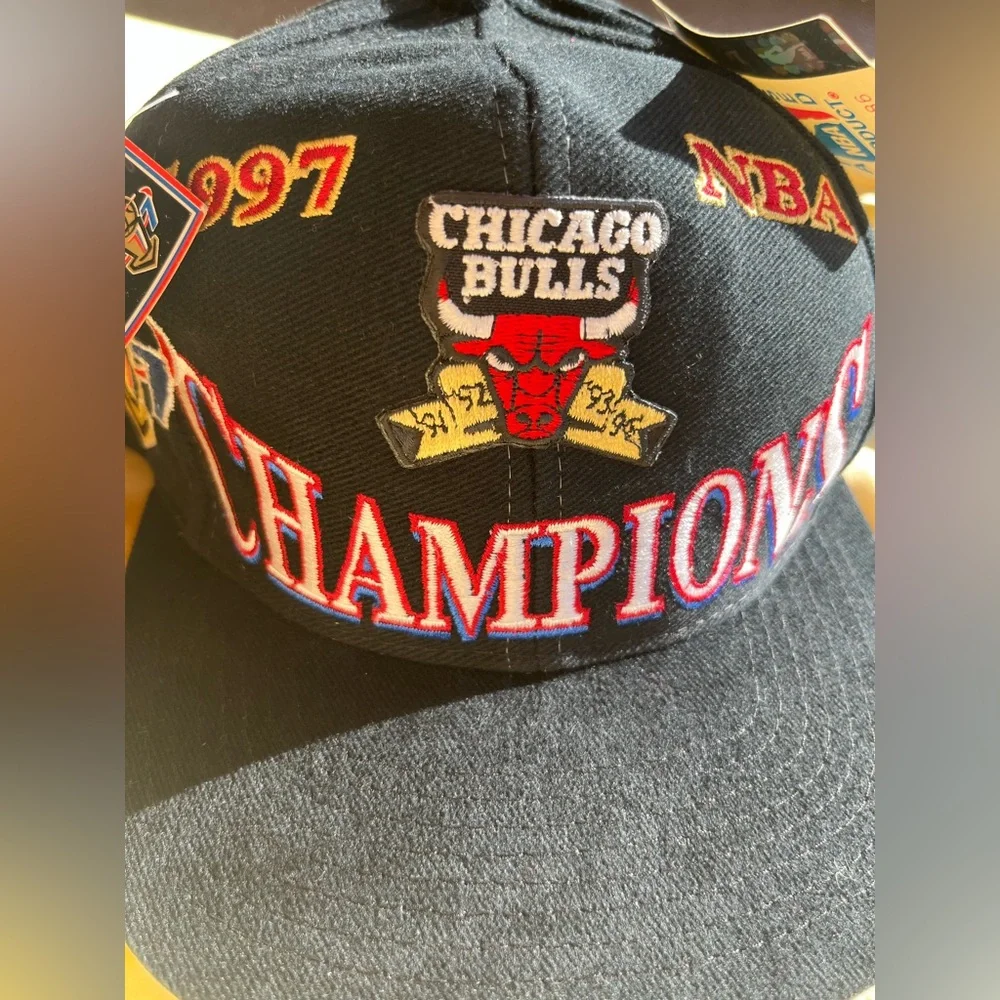 NBA 1997 Chicago Bulls Black Champions Embroidered Hat with Red and Gold Accents - Picture 1 of 6